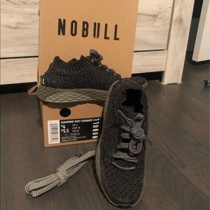 Black Ivy knit runners NOBULL